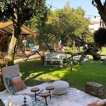 Oda ve Kahvaltı Loft 4*