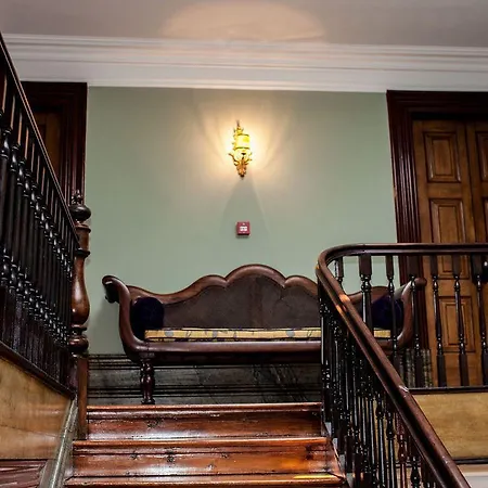 Bed & Breakfast Loft 4*