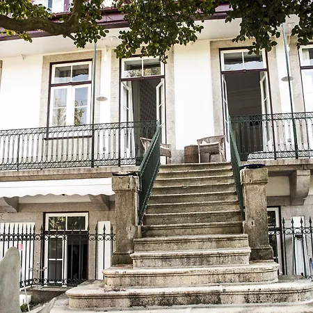 Loft فندق مبيت وإفطار 4*